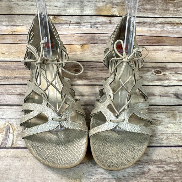 Reaction Kenneth Cole Golden Embossed Gladiator Lace Up Open Toe Sandals 9.5 - Picture 3 of 8